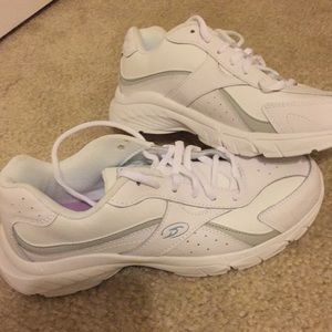 Brand new Dr. Scholls shoes!  🤗